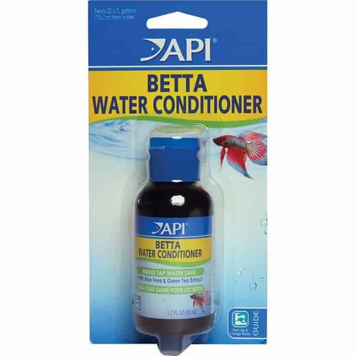 Acondicionador de agua API Betta, 1.7 oz.  en un fondo blanco.